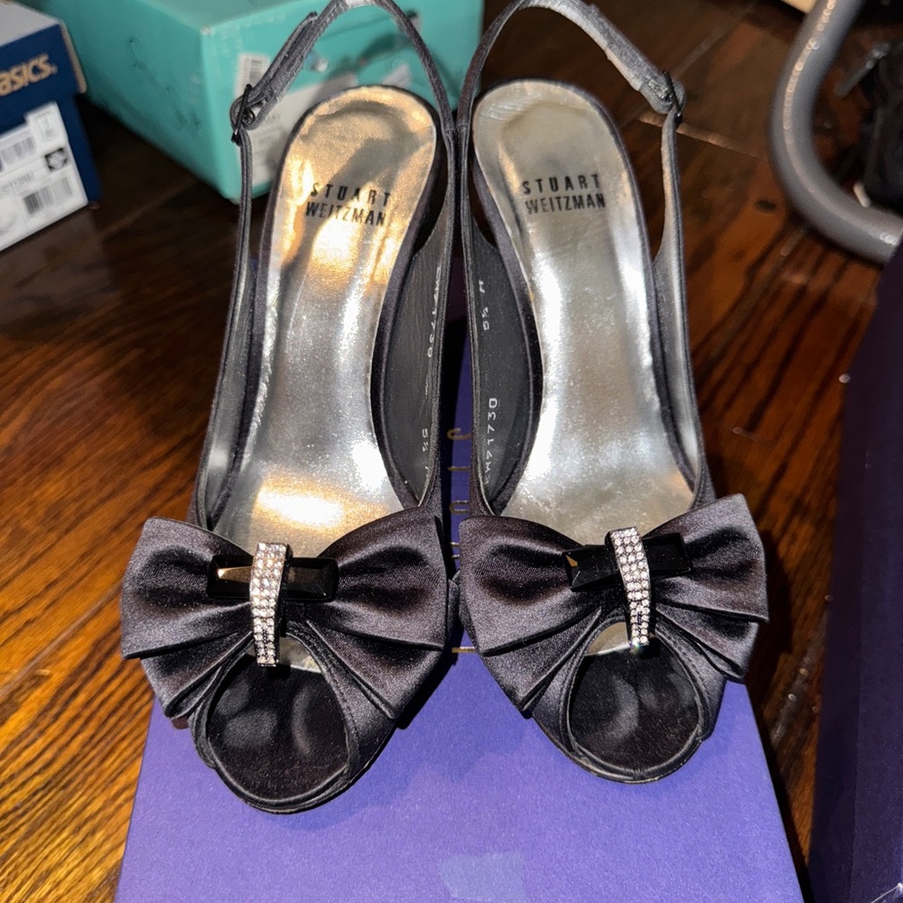 Stuart weitzman black satin sling back heel peep toe bow rhinestone accent 5.5